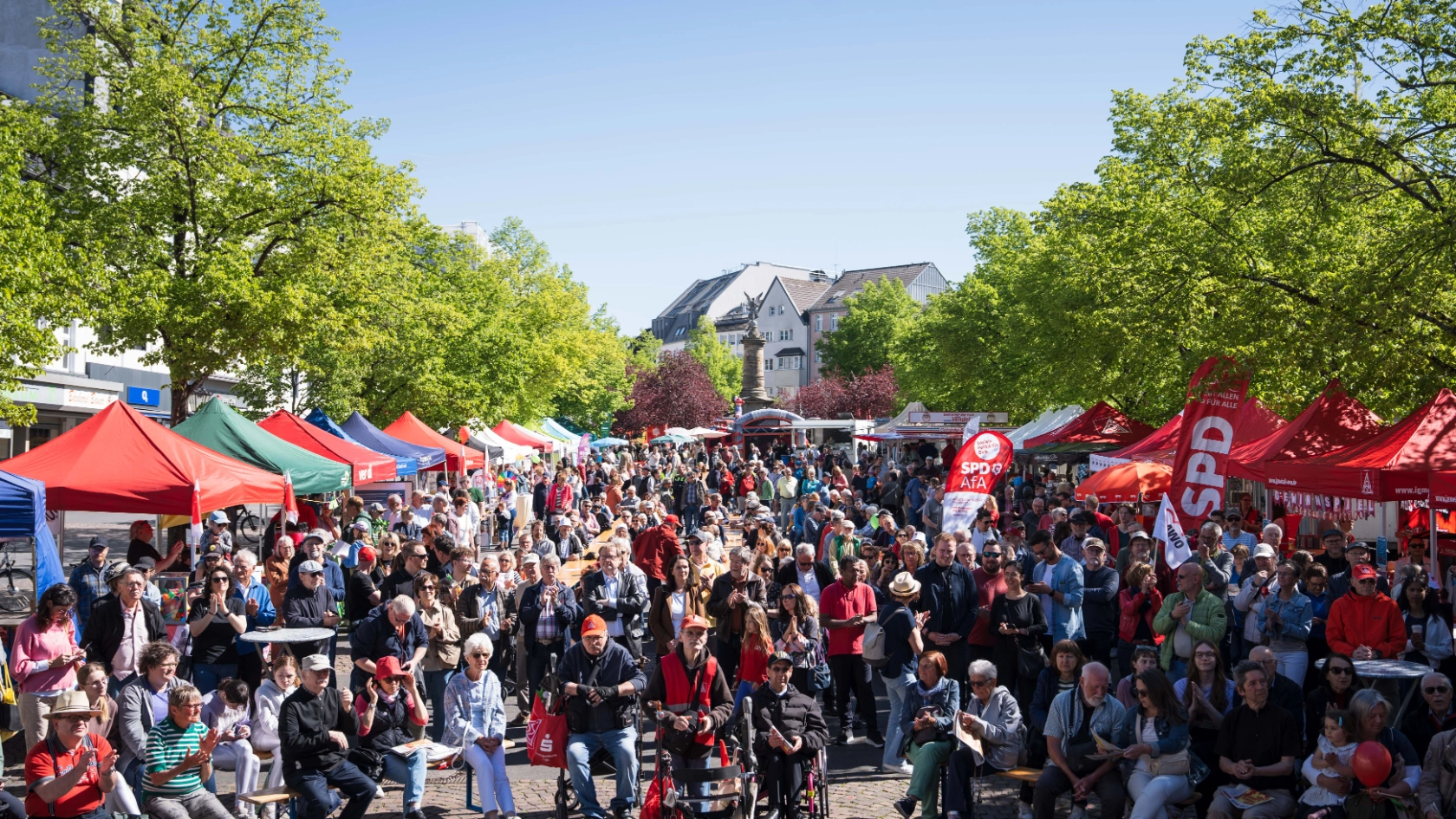 Viel los auf dem Siegburger Marktplatz
