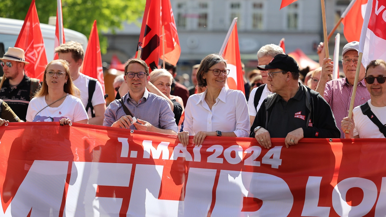 Christiane Benner bei der Kundgebung zum 1. Mai 2024 in Erfurt