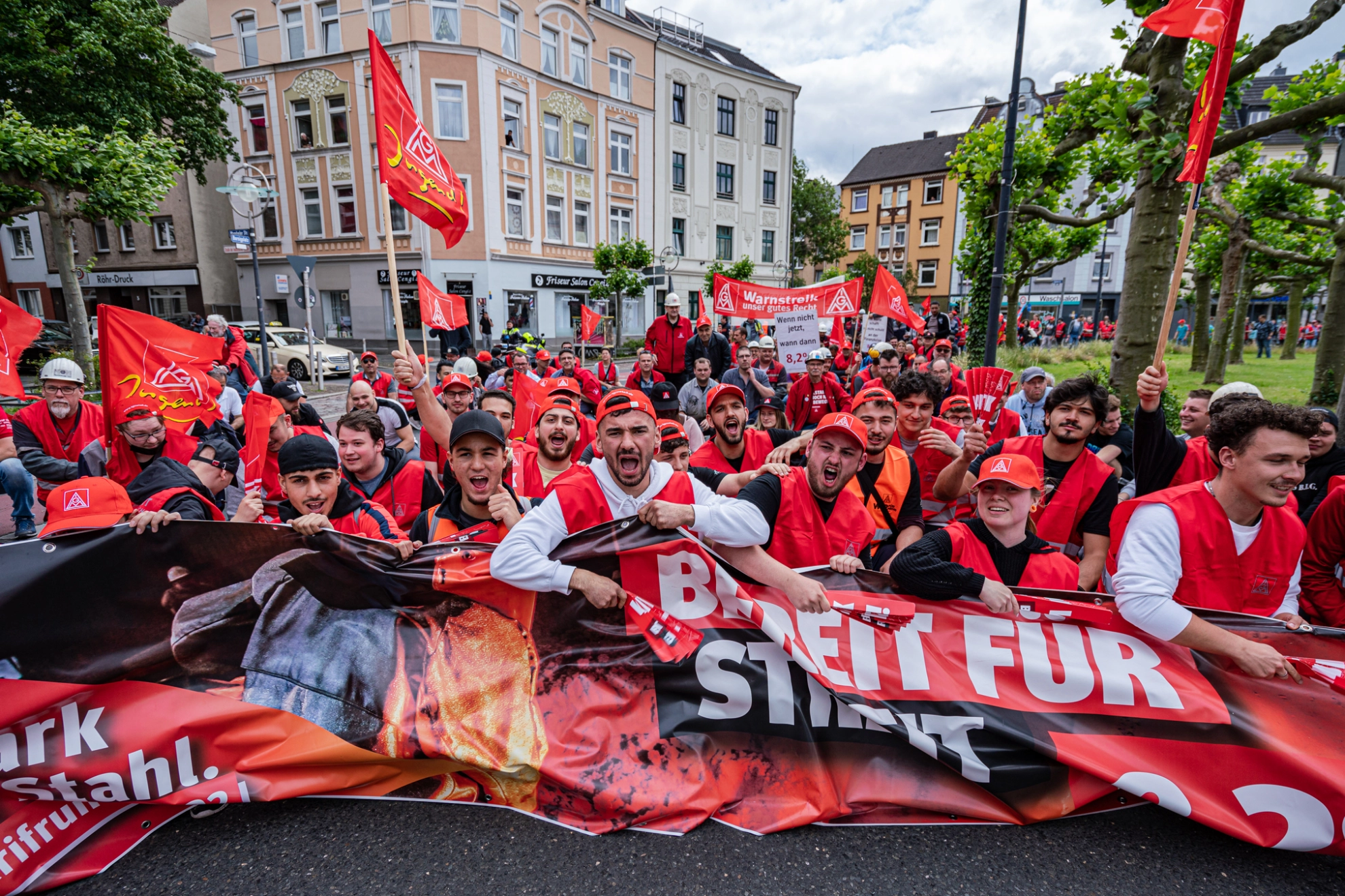 Tarifrunde Eisen und Stahl 2022: Warnstreik bei Thyssenkrupp Steel Dortmund